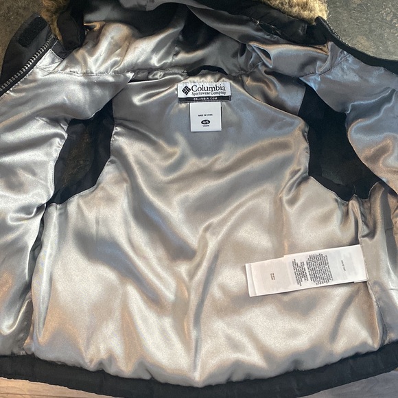 Size 4/5 Columbia black vest - Picture 4 of 7